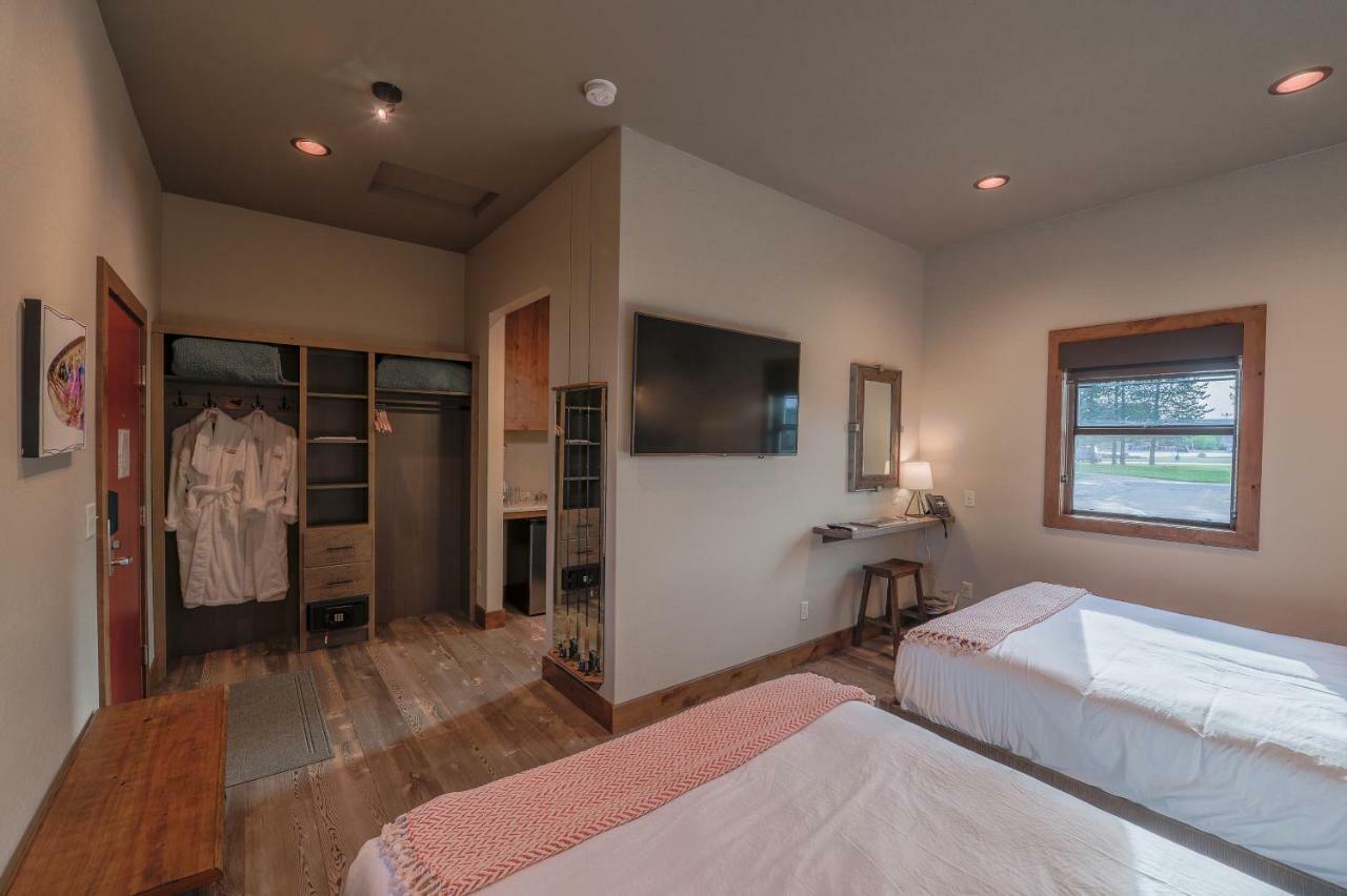 Golden Stone Inn West Yellowstone Buitenkant foto